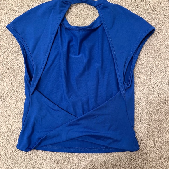 Backless Crop Top - Picture 2 of 2